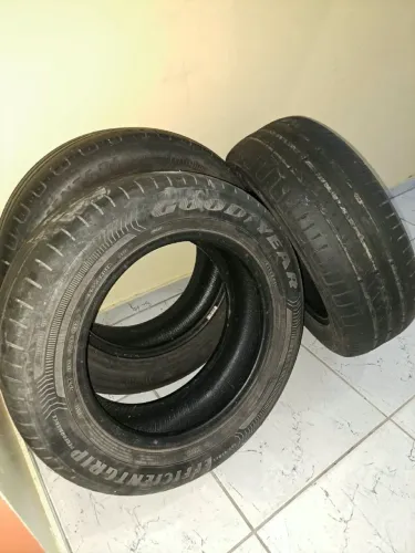 Pneu 195/65/R15 Goodyear (Strada) 03 por 180