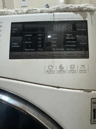 Máquina lava e seca LG Aceito oferta para sair logo.