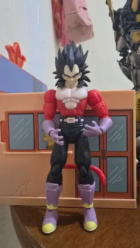 Vegeta SSJ 4