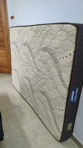 Vende-se 1 colchão casal usado