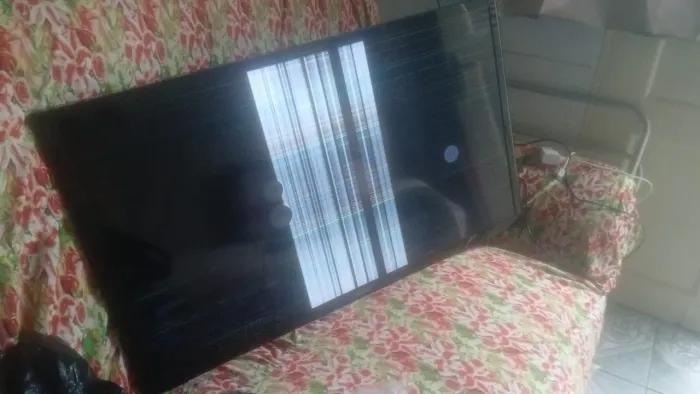 Tv Samsung Smart 32 com defeito 