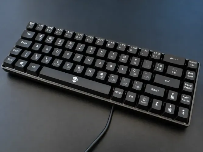 Teclado Gamer Ninja Black Noir RGB Compacto ABNT2 - Membrana