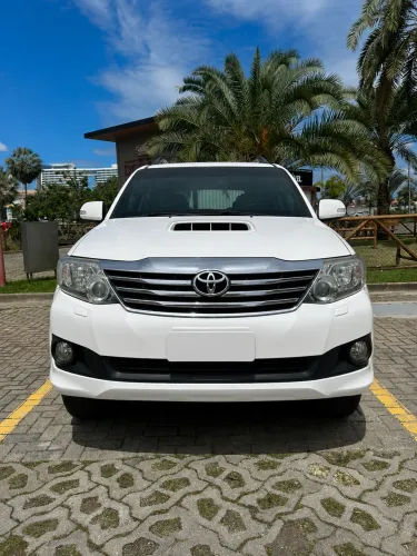 Toyota Hilux SW4 SRV D4-d 4X4 3.0 TDI Dies. AUT 2013