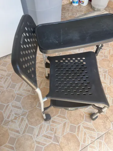 Cadeirinha para manicure