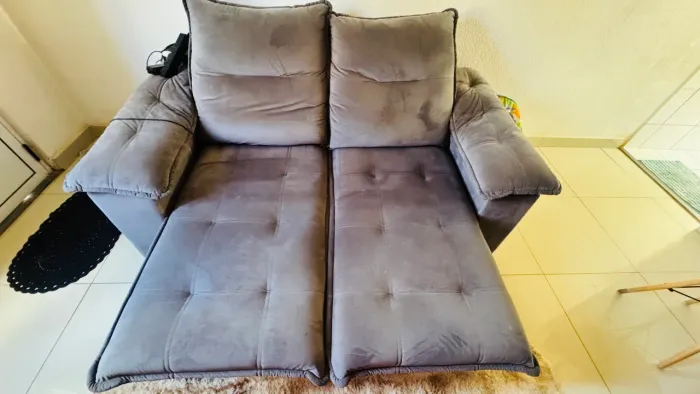 Sofá retrátil reciclável