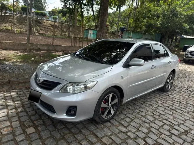 Toyota Corolla GLI 1.8 Flex 16V Aut. 2013