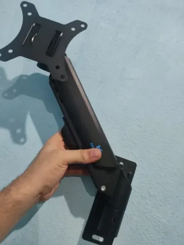 SUPORTE ARTICULADO PARA MONITOR