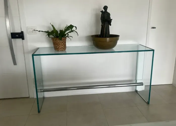 Aparador em Vidro Temperado Inteiriço - Design Moderno e sofisticado