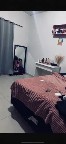 Escrivaninha Branca Compacta em Excelente Estado