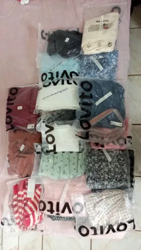 Lote de roupas novas feminina peças de vestido saias e blusas