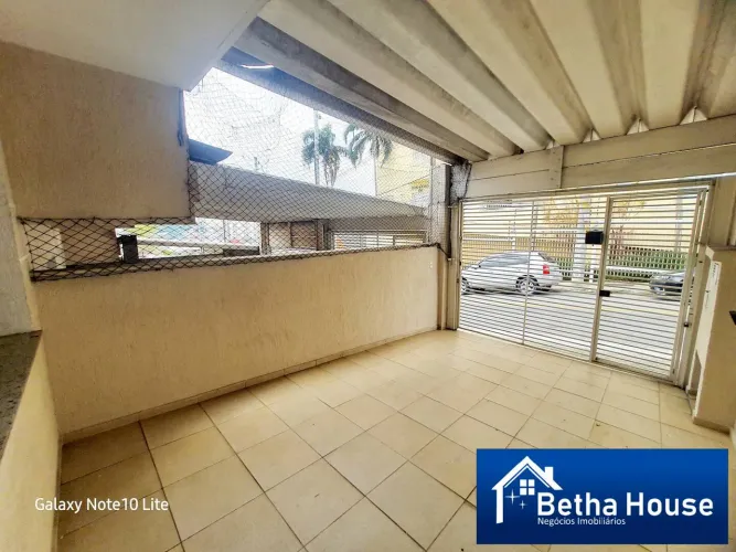 Casa para Locação - 02 dormitórios e 02 vaga Cobertas e Edícula!
