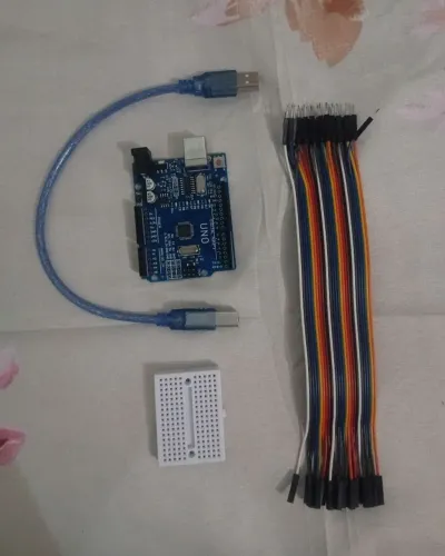 Kit Arduíno UNO R3 + Mini Protoboard + Fios Jumper Macho/Fêmea