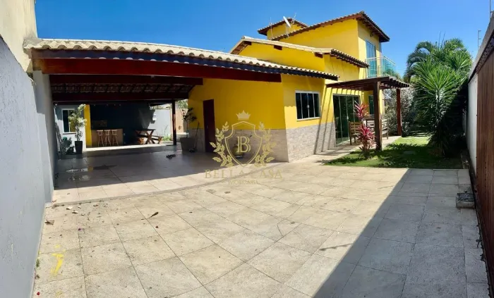 Casa Independente com Piscina à venda | 3 quartos, 1 suíte, 250 m² São José, Armação de