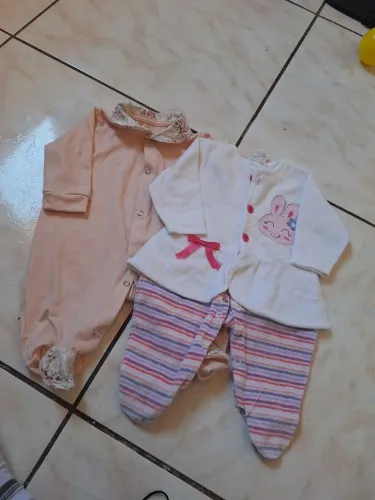 Vendo lote de roupa bebê também P