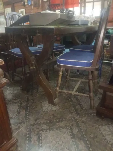 Mesa centenária com 4 caldeiras
