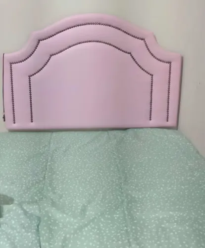 Cabeceira provençal suspensa, de solteiro. (Cama box