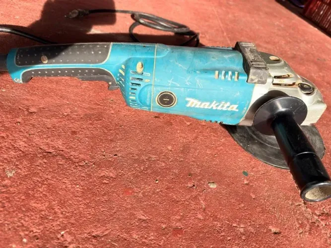 Lixadeira Angular Makita SA7021 7? 2200W