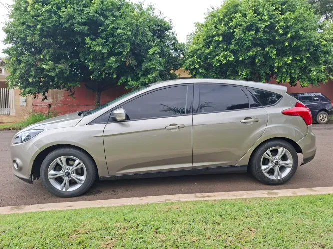 Ford Focus 1.6 S/se/se Plus Flex 8v/16v 5P 2015