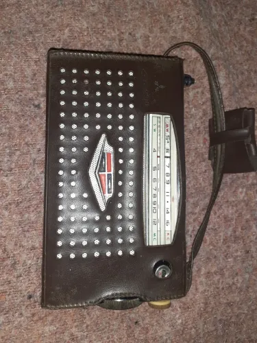 Rádio antigo funcionando