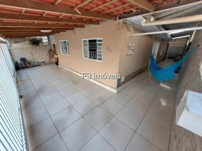 Casa para Venda em Brasília, Guará I, 4 dormitórios, 1 suíte, 3 banheiros, 2 vagas