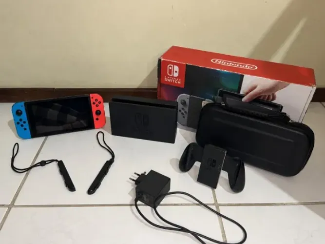 Nintendo Switch V1 Completo + Dock + Caixa + Case + microSD ? R$ 1.150