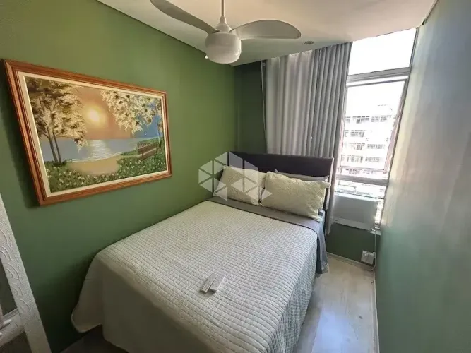 APARTAMENTO MOBILIADO COM 1 QUARTO NO CENTRO DE FLORIANÓPOLIS COM ELEVADOR E PORTARIA