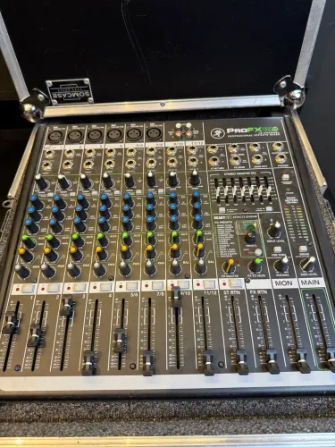 Mesa de som 12 canais Mackie ProFx-12 - Com case