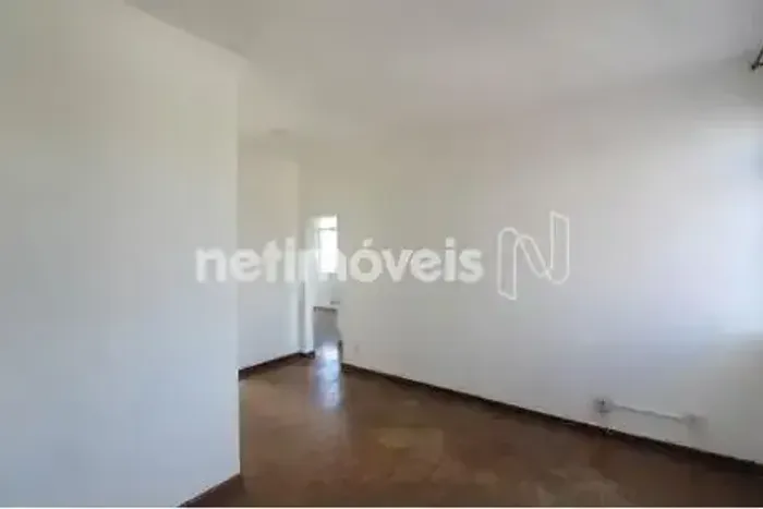 Apartamento á venda 2 quartos no Bom Jesus.