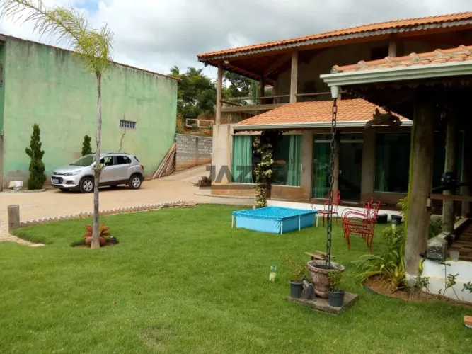 Chácara em Jardim Estância Brasil