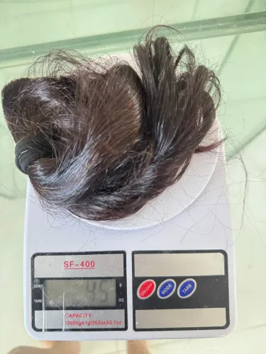 Cabelo natural liso brasileiro