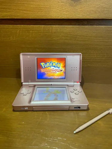 Nintendo DS Lite Rosa + R4 + Case Original