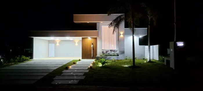 Venda Ninho Verde 2 - Pardinho Acabamento fino, 3 suítes, piscina e arquitetura moderna.