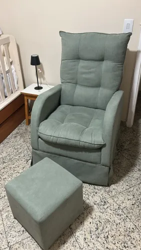 Cadeira amamentação verde eucalipto