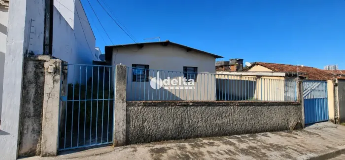 Terreno disponível para venda no bairro Tabajaras em Uberlândia-MG