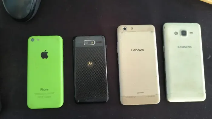 CELULARES C/ DEFEITO ( 4 UNIDADES LEIA )