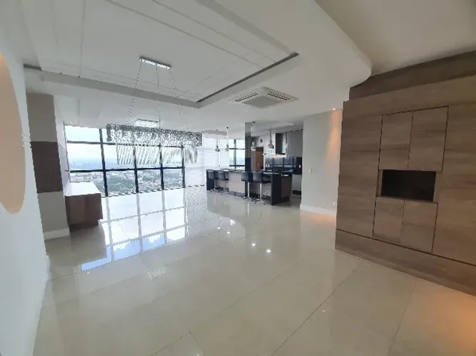Apartamento lindamente mobiliado, alto-padrão c/ 4 quartos no Centro de Ponta Grossa - PR