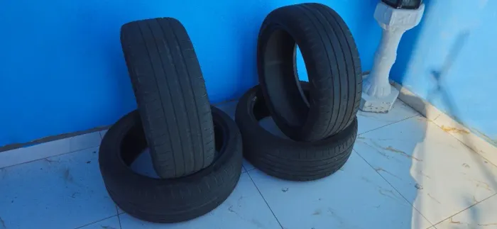 OFERTA IMPERDÍVEL - 4 Pneus Michelin Pilot Sport 205/45 R17 por apenas R$ 400!