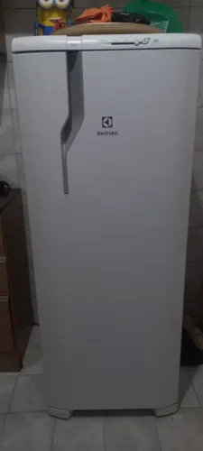 Geladeira Electrolux - 240l FUNCIONANDO PERFEITAMENTE