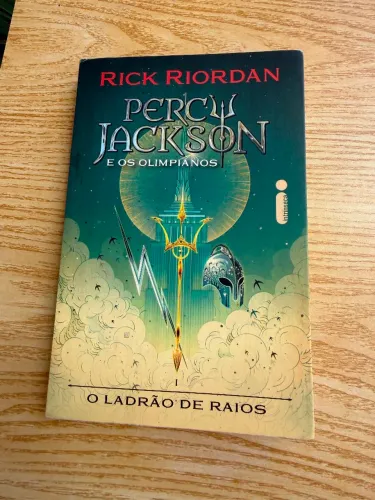 Livro Percy Jackson Vol. 1 - O Ladrão de Raios - Rick Riordan<br>