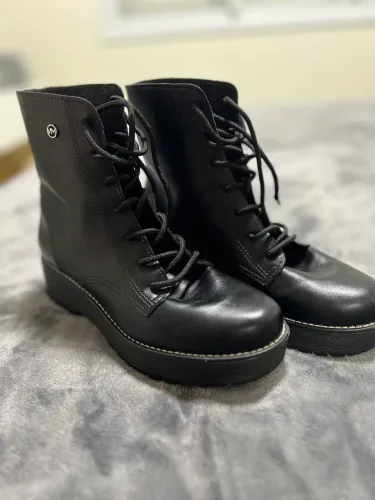 Bota coturno preta