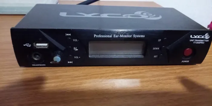 Receptor de fone sem fio pega até 4 aparelhos