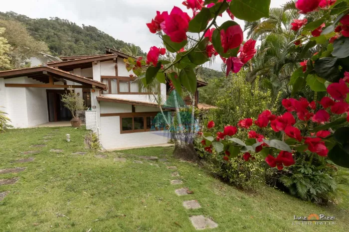 Casa com 5 quartos, Praia da Fortaleza, Ubatuba - R$ 2.5 mi, Cod: 2786
