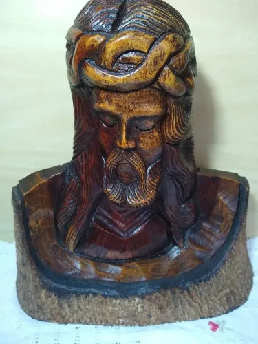  Jesus Cristo/Busto entalhado na madeira
