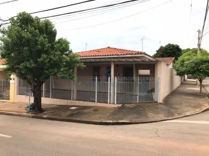 Casa à venda e para alugar em Sumaré, Vila Santana, com 3 quartos