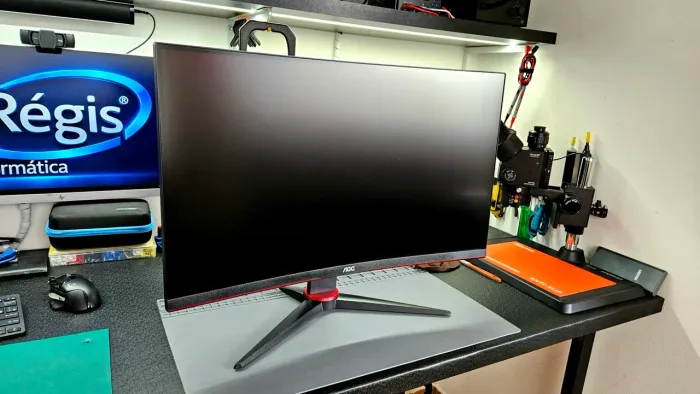 Monitor Gamer AOC 27" FHD, 0.5ms, 240hz