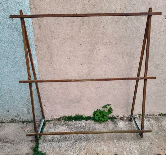 Mão francesa para telhado 