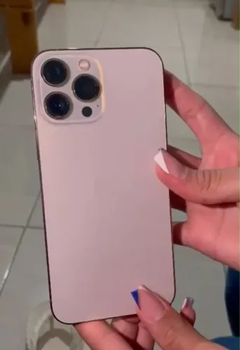 iPhone 13 Pro Max dourado