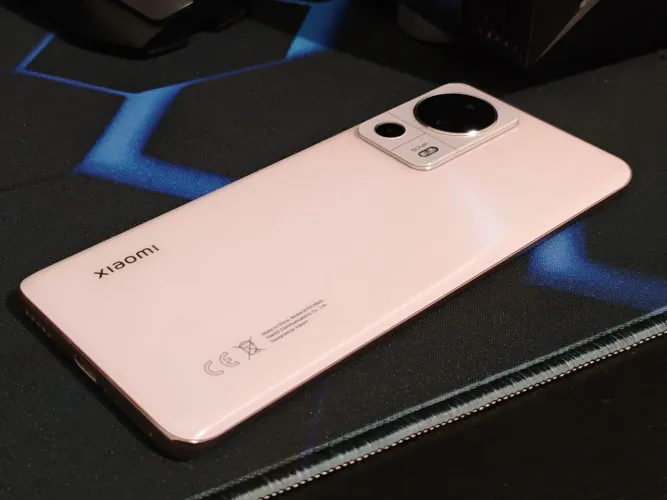 Xiaomi Mi 13 