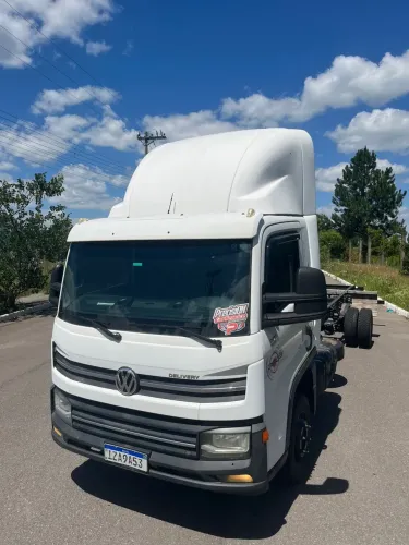 VW Delivery 9-170 - Único dono