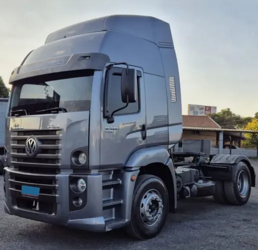 VW 19-320 4x2 ano 2012
